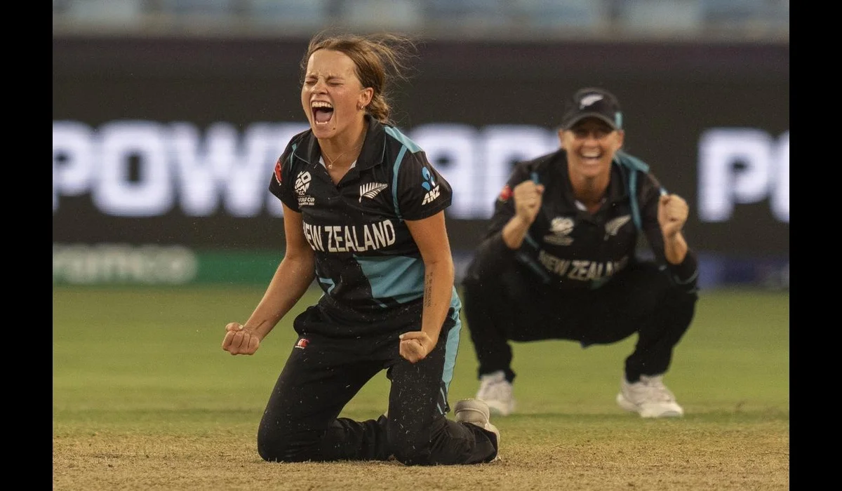 New Zealand Crush Pakistan by 54 Runs to Reach Women’s T20 World Cup Semi-Finals