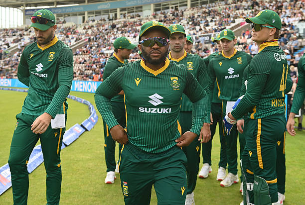 An amazing world record of 1981 runs was made in Tests, bowler in distress