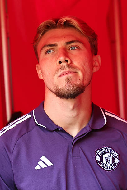 Stunning: Rasmus Hojlund Man Utd Napoli Move – 7 Truths Revealed