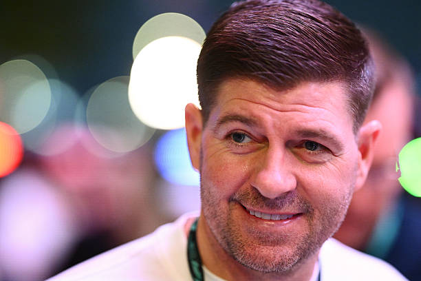 Steven Gerrard Mohamed Salah Contract Row Destroys Jamie Carragher’s- 9 Shameful Stance