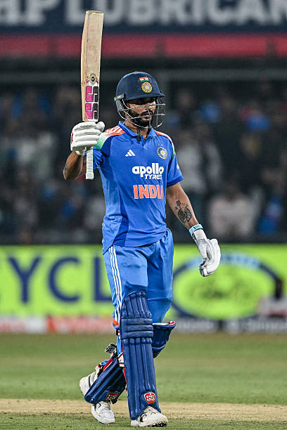 🔥 Nitish Reddy’s ‘Pushpa’ Avatar Lights Up Holkar Stadium as India Chase Big Target